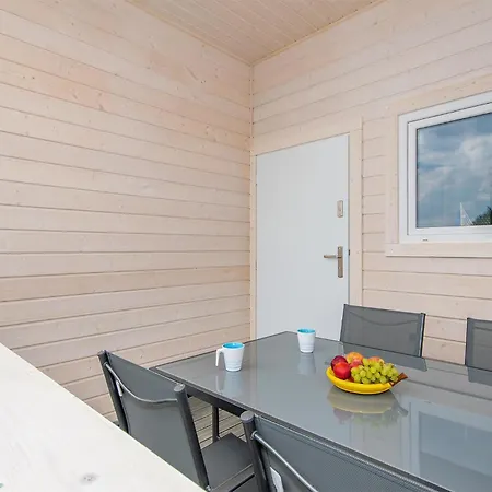 Holiday home 2 Bedroom In Bobolin